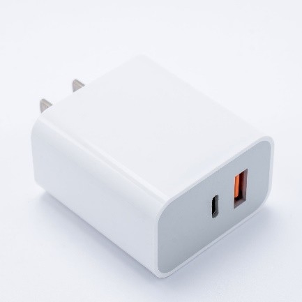 เครื่องชาร์จโทรศัพท์มือถือแบบพกพาสากลอย่างรวดเร็ว 5W 12W 18W 20W 30W 40W 66W