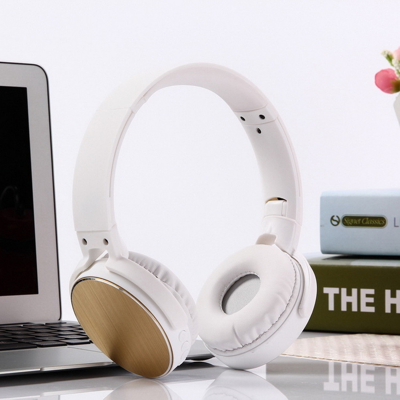 หูฟังสายไร้สาย Over-ear มาพร้อมกับไมโครโฟนในตัว น้ําหนักเบาสําหรับการผจญภัยประจําวันของคุณ
