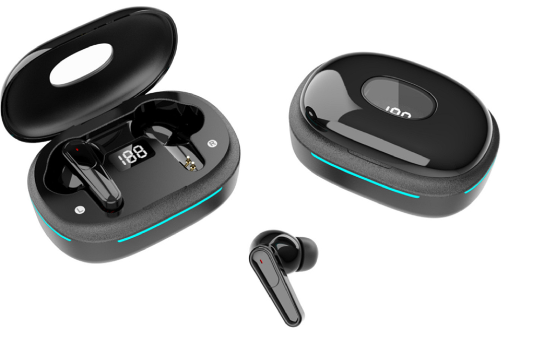 อุปกรณ์พร้อมกับแอนเทนน่าเบนซาย และเครื่องเสียง F10 อุปกรณ์นี้มีแบตเตอรี่หูฟัง 30mAh และชาร์จเคส 200mAh